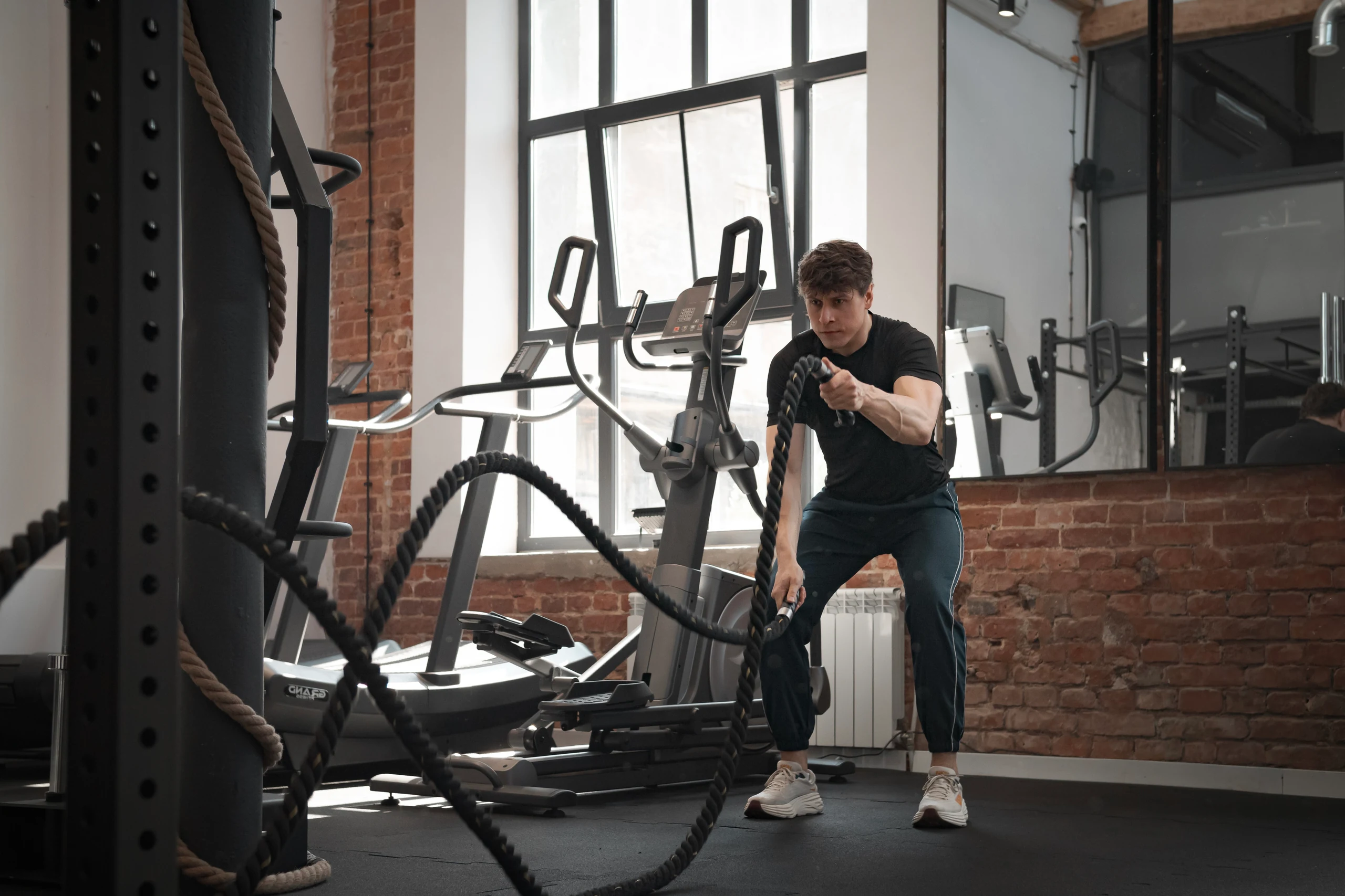Tobiasz podczas treningu personalnego w Hustle Fitness w Łodzi